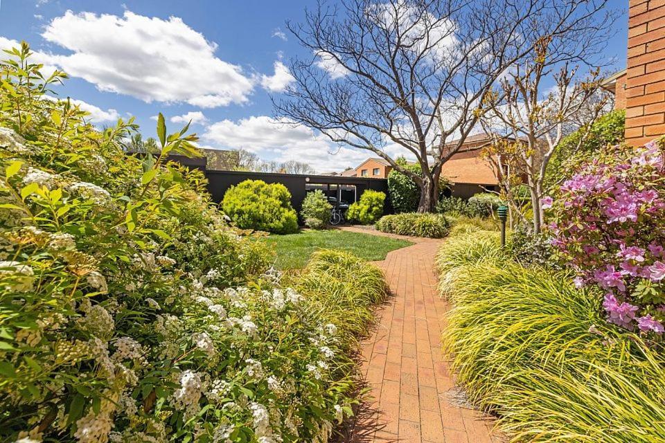 Oxley Court Serviced Apartments Canberra Luaran gambar
