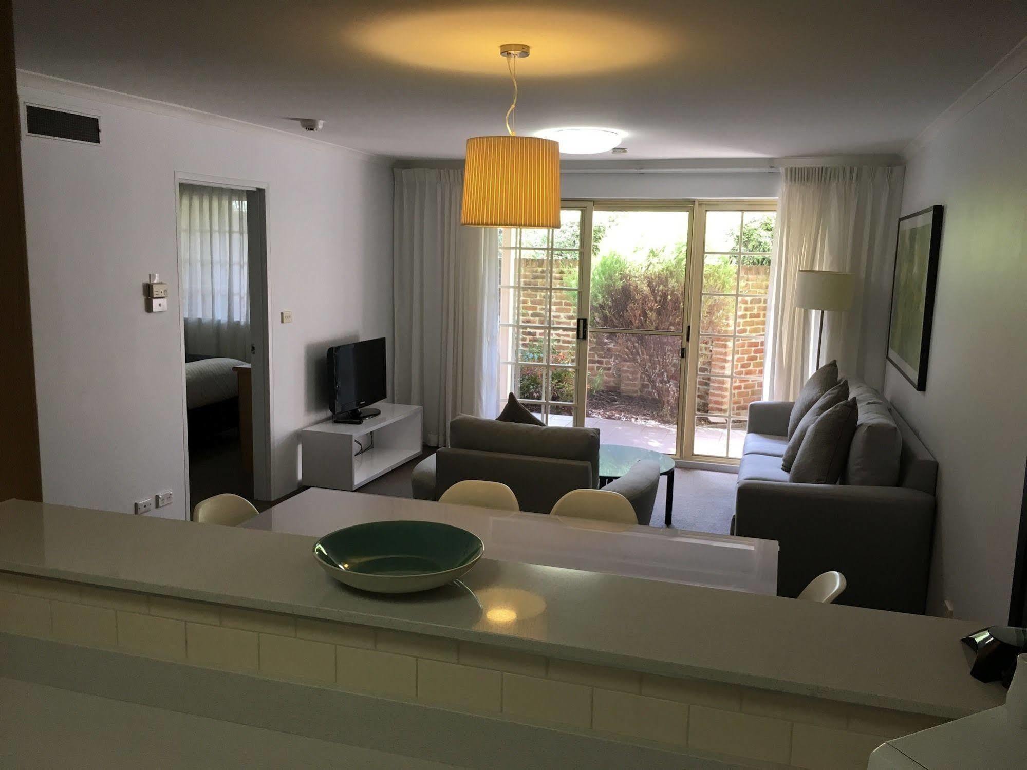 Oxley Court Serviced Apartments Canberra Luaran gambar