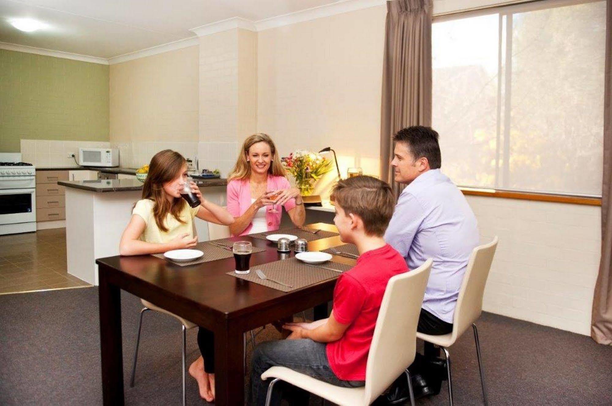 Oxley Court Serviced Apartments Canberra Luaran gambar